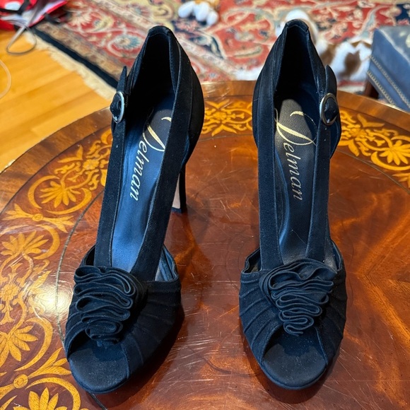 NWOT Delman Black Suede Leather Slingback 4.5”Heels w/Ruffle Size 7.5 MSRP $345 - Picture 5 of 15